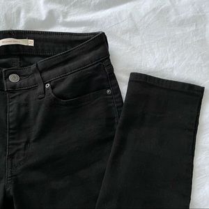711 Skinny Ankle Levi’s size 27